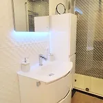 Beautiful 2-bedroom With Sea View In