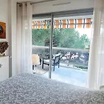 Beautiful 2-bedroom With Sea View In *