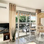 Beautiful 2-bedroom With Sea View In Antibes