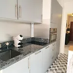 Appartamento Beautiful 2-bedroom With Sea View In