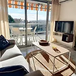 Beautiful 2-bedroom With Sea View In Appartamento Antibes