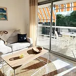 Appartamento Beautiful 2-bedroom With Sea View In *
