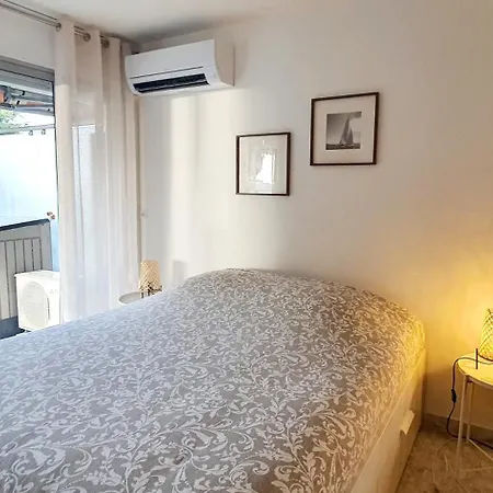 Beautiful 2-bedroom With Sea View In Appartamento Antibes