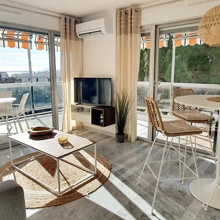 Beautiful 2-bedroom With Sea View In Appartamento