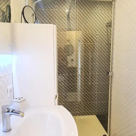 Beautiful 2-bedroom With Sea View In Appartement *