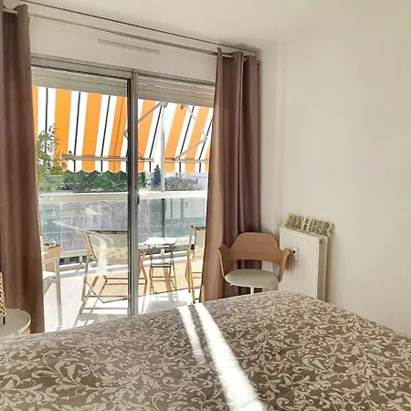 Beautiful 2-bedroom With Sea View In *