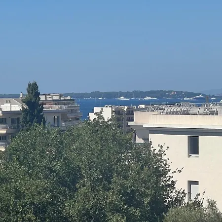 Beautiful 2-bedroom With Sea View In Appartamento Antibes